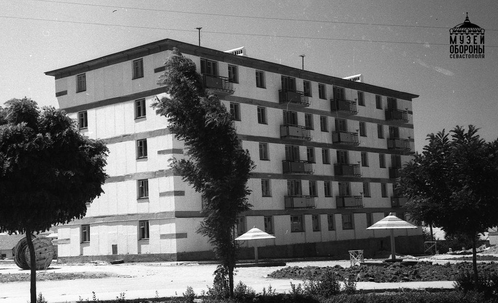 Дом № 47 по ул. Горпищенко, где жил Яцуненко И.К. 1961 г..jpg