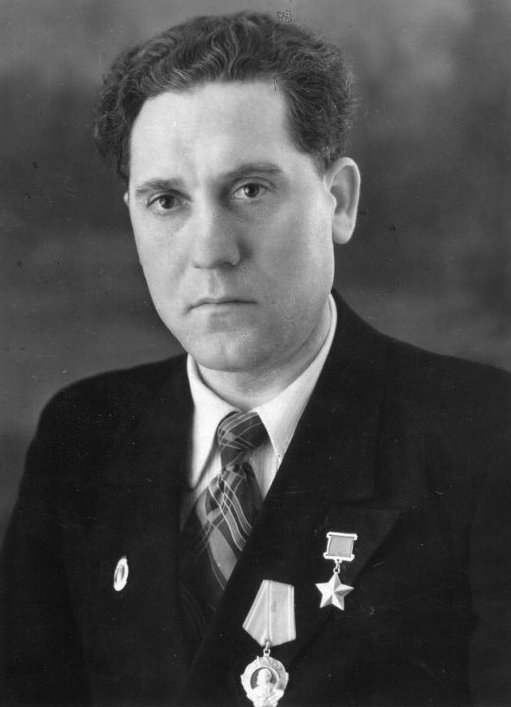Герой Советского Союза Н.С. Водолазкин. 1960-е гг. I5CRvFg17JwttMekB8Wy9Gkx2hOBDCbsuVFNBtp5Sfrrol5uG5j2459I4BddPfXHkl8O05gV_xV41_K56rExKQdn.jpg