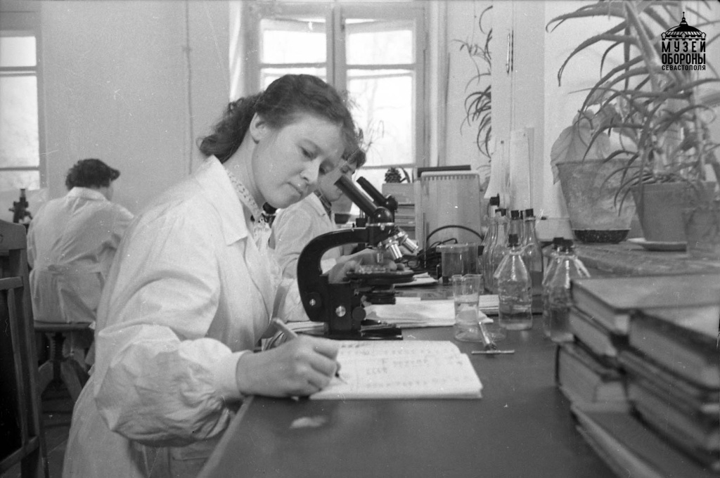 Петипа старший лаборант Севастопольско.jpg