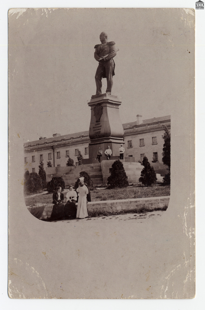 8. Памяник М.П. Лазареву. Н.С. Пименов 1890-е гг..jpg