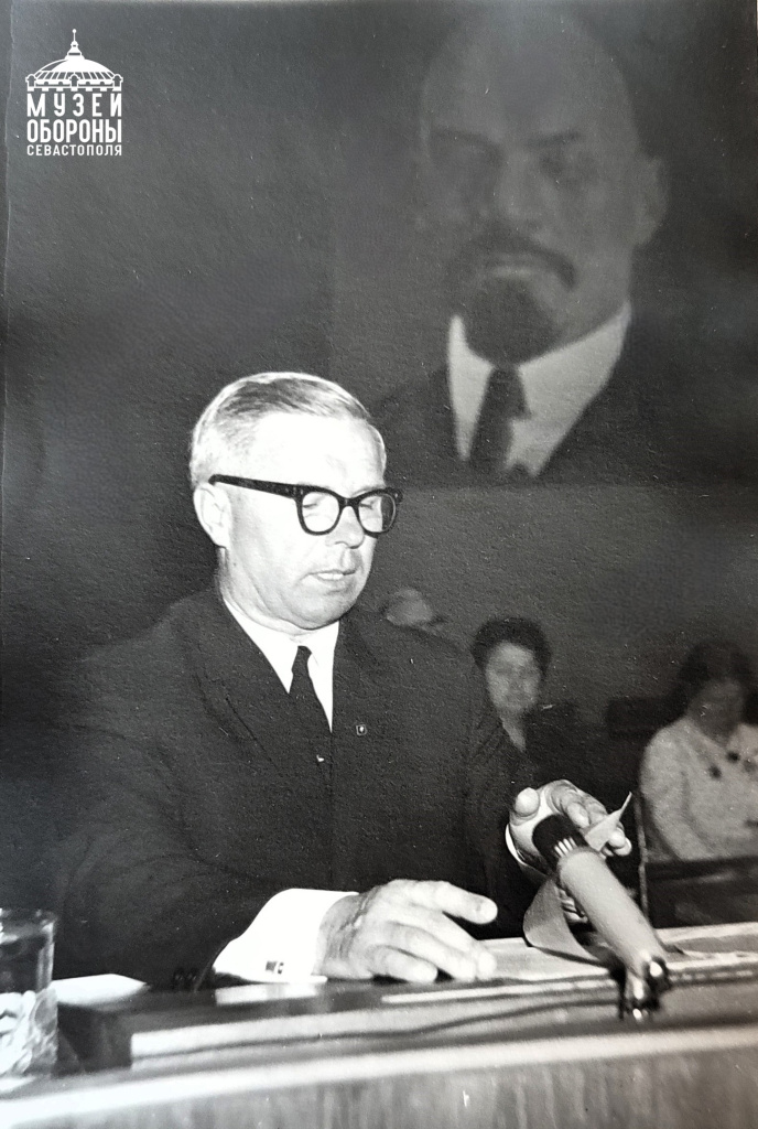 88sEZeUYT30.jpg 88sEZeUYT30.jpg