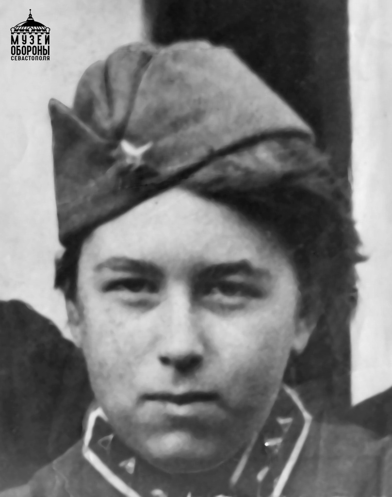 1. Подольская Зина. Фото 1942 г..jpg