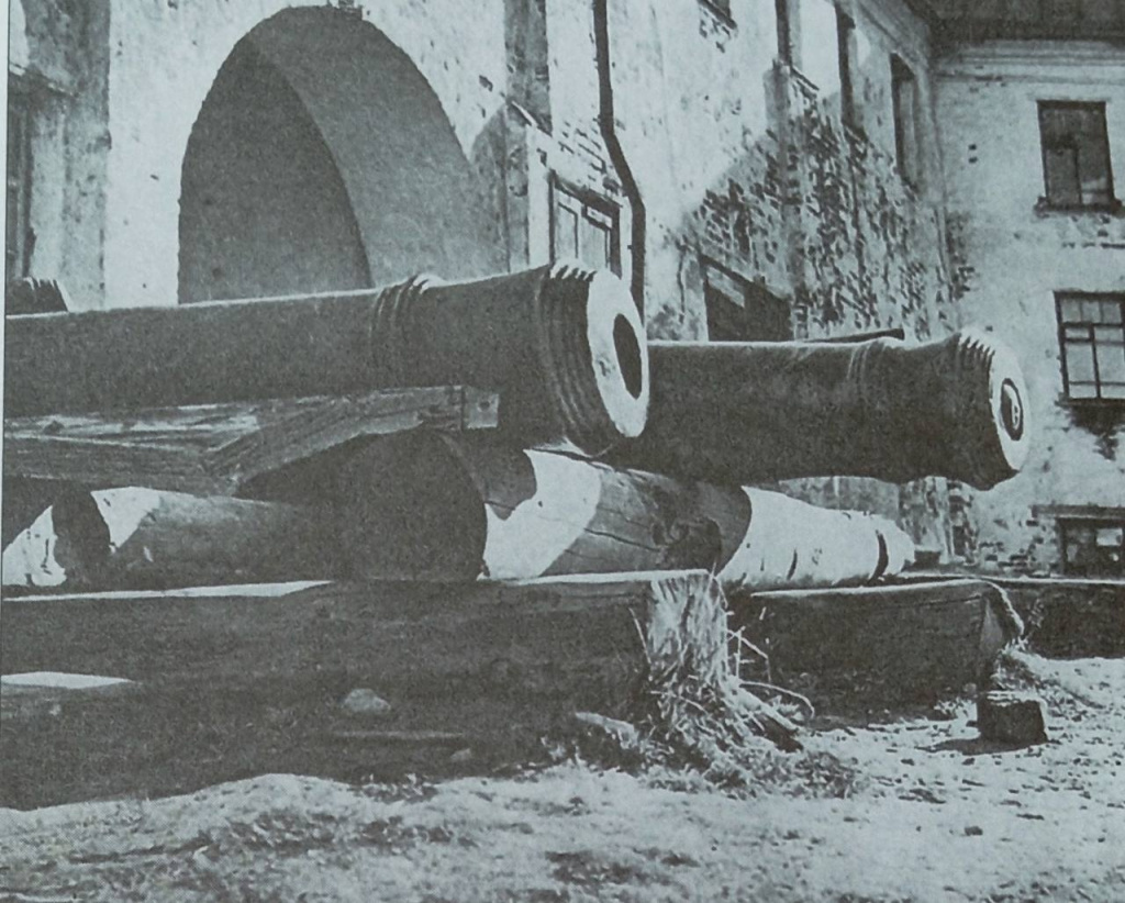 S469Zi3TLAU.jpg S469Zi3TLAU.jpg