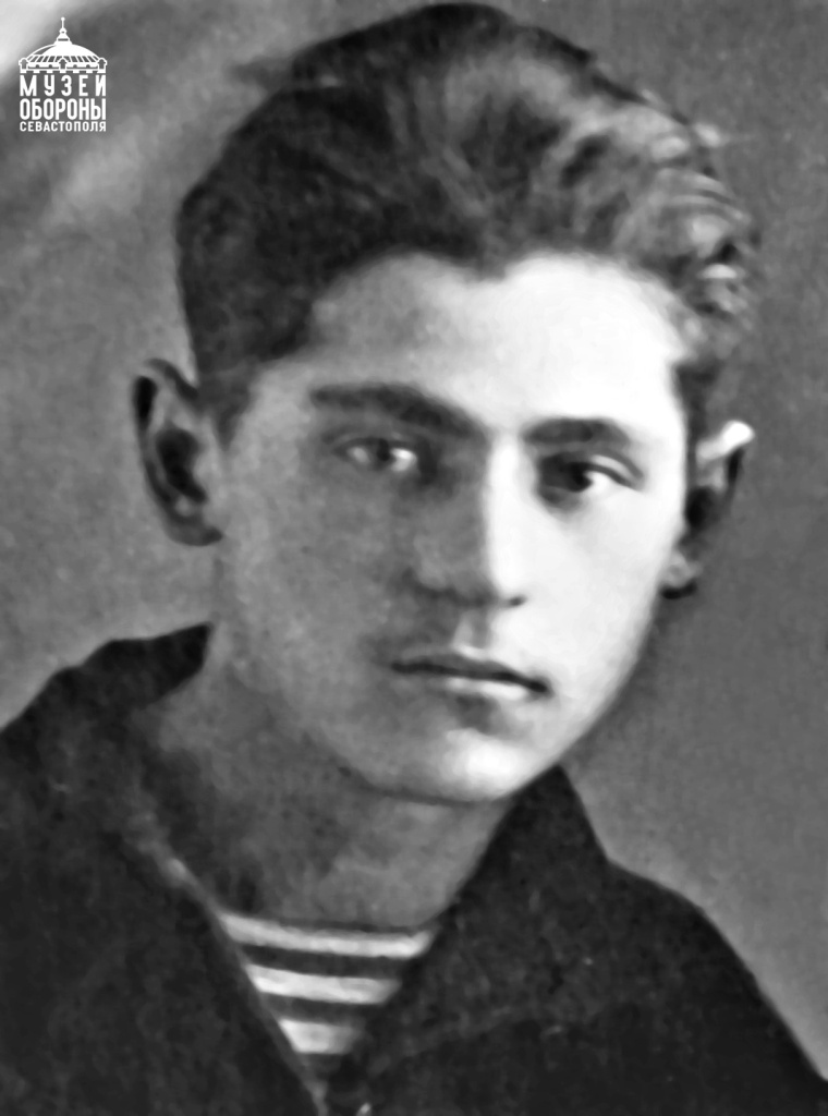 5. Хилько Дима (1926-1944). Фото 1940 г..jpg